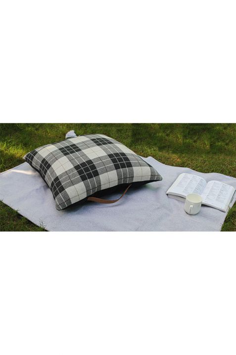 Knitted Floor Cushion for Outdoor in Plaid Pattern | Book Bargain Buy